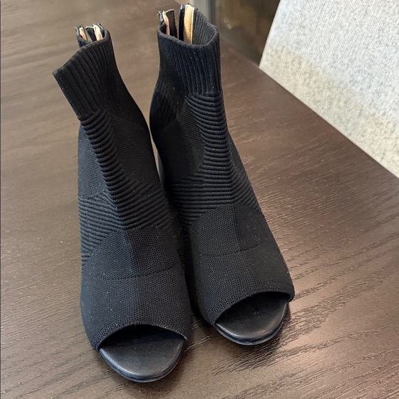 Adrienne Vittadini Black Ribbed Ankle Boots - Picture 5 of 5